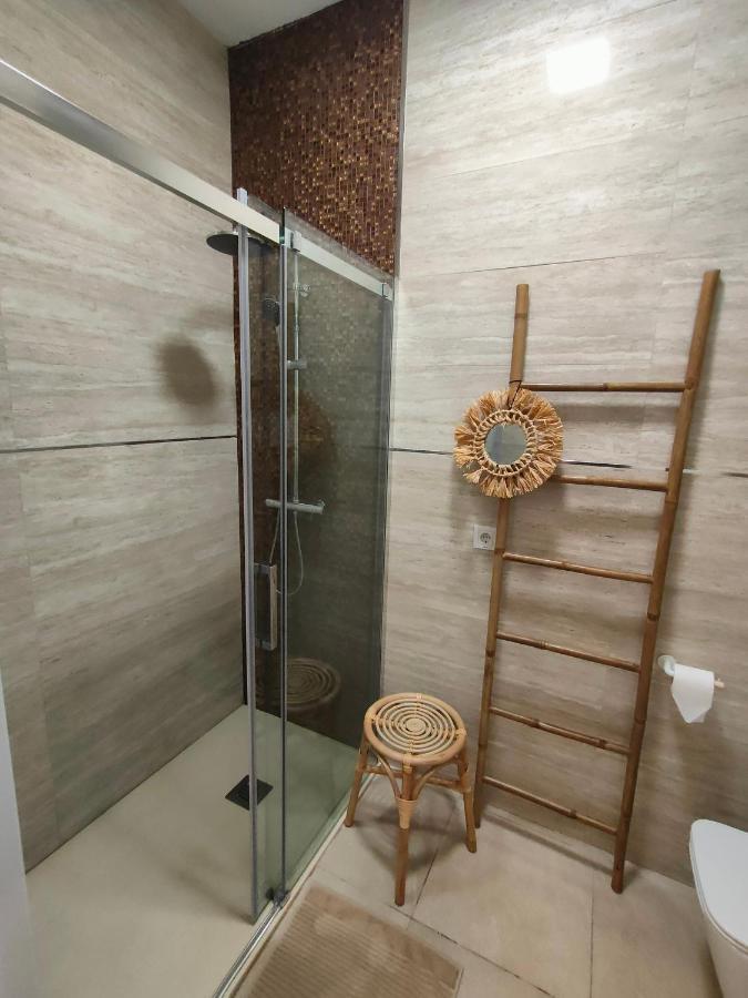 Apartament Hola *